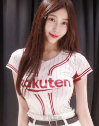 巨乳深溝美人，腹肌馬甲線真實形狀讓人屏住呼吸