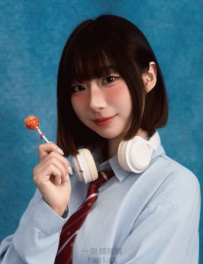 旗袍加身S曲線若隱若現 東方韻味撩撥人心