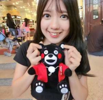 臉頰肉肉的可愛女孩  可愛無邪模樣 讓人熱血沸騰阿......