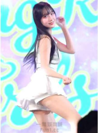 野生捕獲！吳小雲現身球場，激瘦雪肌甜萌應援路人