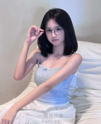 那逆天的美腿曲線讓人呼吸困難