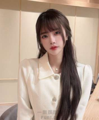 纯白蓬裙难掩仙气美胸，甜美音浪席卷心房