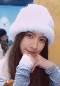 比基尼大解放！逆天長腿深溝引爆南洋風情