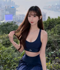 慵懶法式風情，勾人眼神引爆全網徹夜難眠