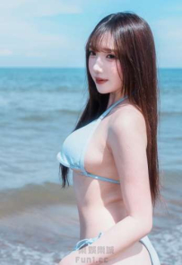 「勾勒完美線條」，甜美中藏不住的微熟魅力