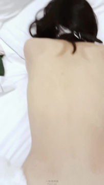 單親家庭出來的小妹，從小就缺少父愛 對成熟哥哥的需求很大的