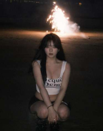 化身絕美精靈，一顰一笑都勾人魂魄