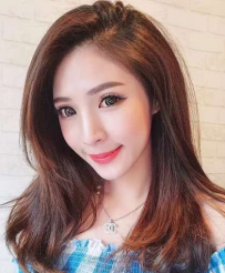 氣質正妹  水藍色的比基尼好耀眼 好迷人阿!