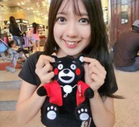 臉頰肉肉的可愛女孩  可愛無邪模樣 讓人熱血沸騰阿