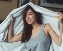 32E爆乳正妹胸前大解放完全不藏私