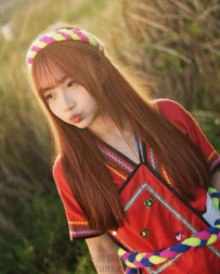 甜美笑顏 搭配迷人電眼無人能擋