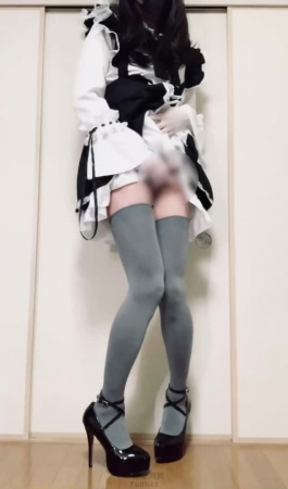 偽娘女僕Cosplay打手槍自拍