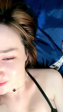 御姐腰細胸大好身材熱舞扭腰 近距離特寫翹起屁股扣穴 無毛逼逼跳蛋震動