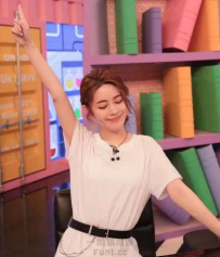 清新可人的長髮正妹 讓人戀愛了