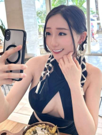 耳下三公分短髮超吸睛，深溝若隱若現電暈粉絲