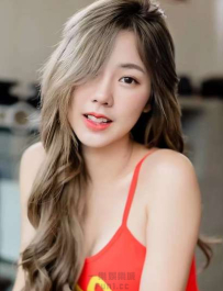 甜美清純少女 擁有高顏值和白嫩肌膚 讓人好想照顧她阿！