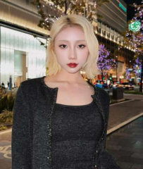 短髮俏妹的傲人上圍直接頂到天花板