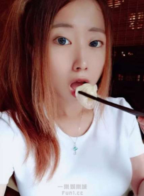 露出Q彈雪白大饅頭超極誘惑
