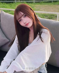 甜美笑顏 搭配迷人電眼無人能擋