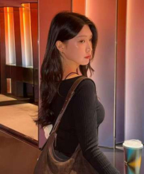 「高冷誘惑」！神級顏值狂掃全網心臟爆擊