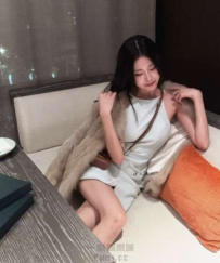 透視黑紗狂洩蜜桃臀，眼鏡娘反差萌衝擊視網膜