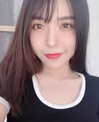 嬌小有料顏值高！有著網友讚賞的火辣身材