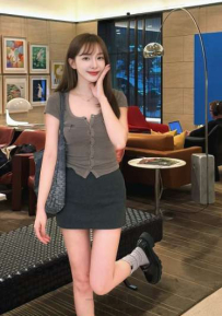 「蕾絲腹肌」網讚：甜美辣妹的誘惑
