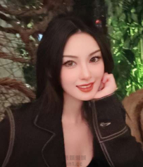 這種夢幻感只有混血感美女辦得到身材線條太誘人